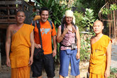 Буддистские монахи желают нам интересного путешествия