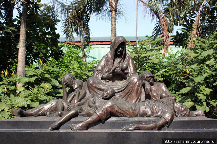 Памятник жертвам японской бомбардировки в период Второй мировой войны Манила, Филиппины