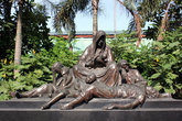 Памятник жертвам японской бомбардировки в период Второй мировой войны