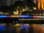 Мост играющий разноцветными лампочками