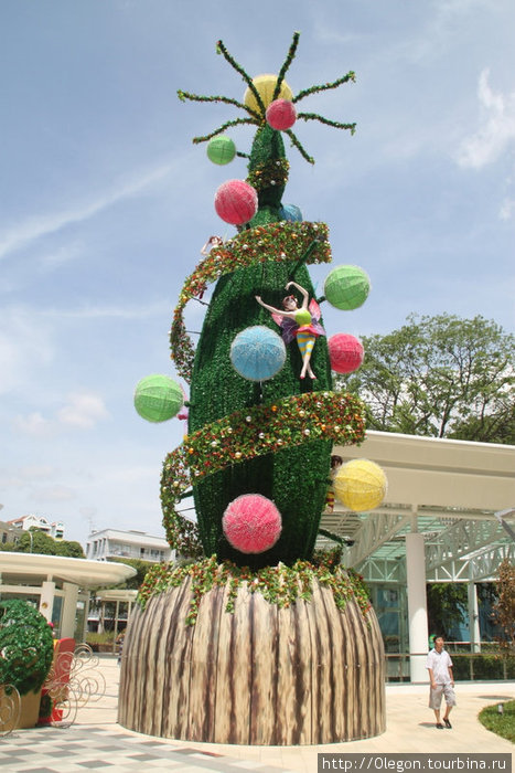 Новогодняя ёлка по сингапурски Сингапур (город-государство)