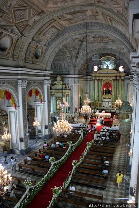 Собор Святого Франциска — вид с балкона (вход на балкон только через музей). Манила, Филиппины