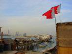 Флаг Бахрейна над столицей