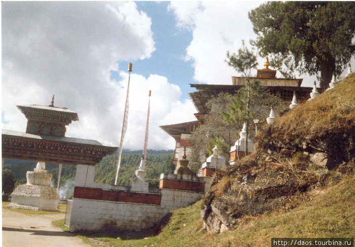 Над дзонгом Паро Паро, Бутан