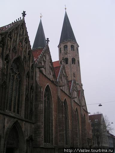 Собор и его башни Брауншвейг, Германия