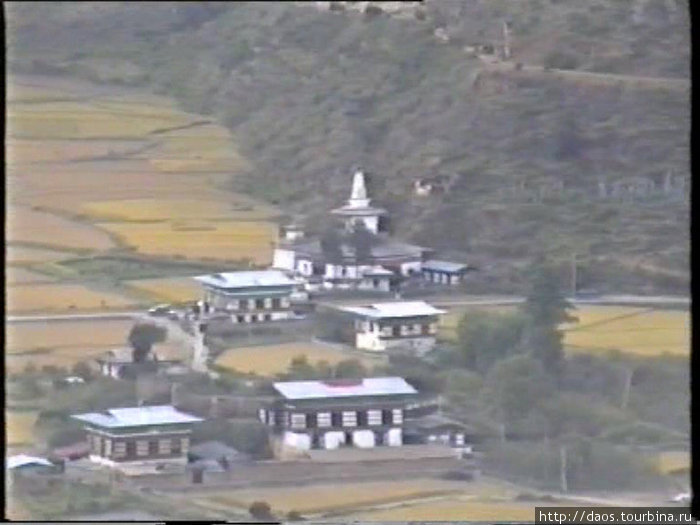 Монастырь Дунгтце-Лакханг в пригороде Паро