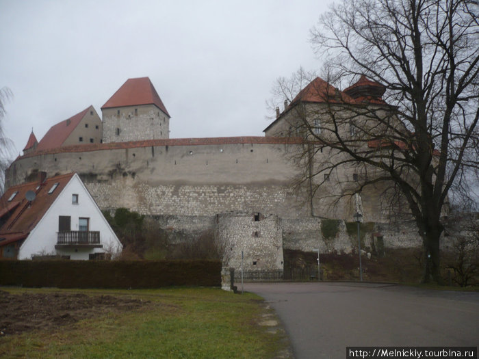 Замок герцогов Этингеннов Земля Бавария, Германия