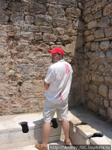 Древний туалет =))) 
тоже в Эфесе Мармарис, Турция