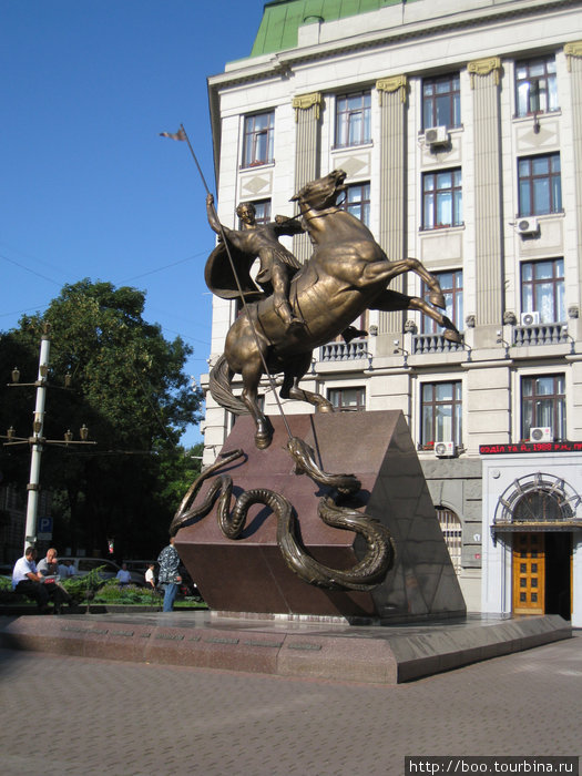Львов — где Европа встречается с СССР Львов, Украина