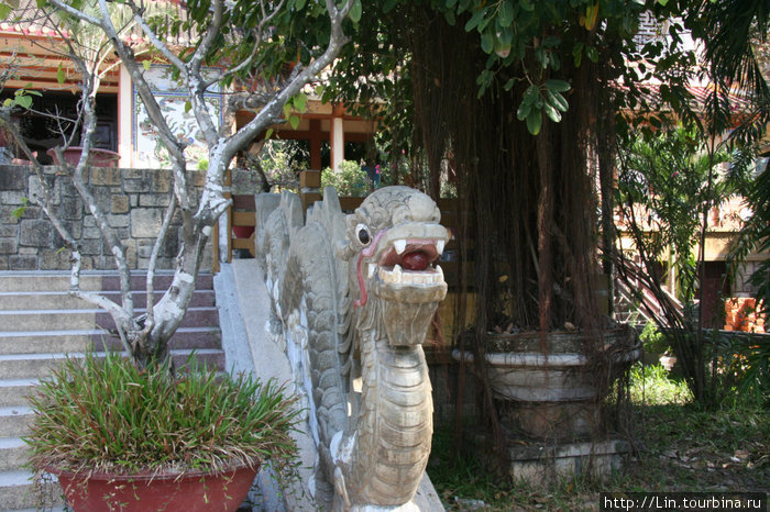 Пагода Лонгшон Нячанг, Вьетнам