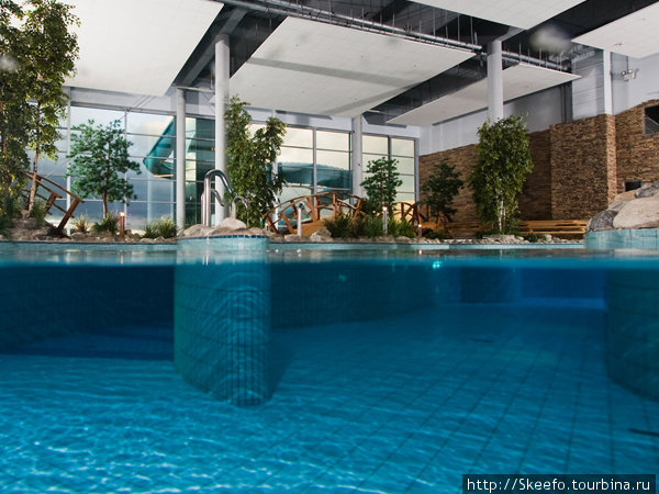 Сам аквапарк, бассейн — река.
Фотография с сайта Holiday Club Оре, Швеция