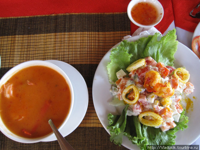 Ооочень острый тайский суп. Вьетнам