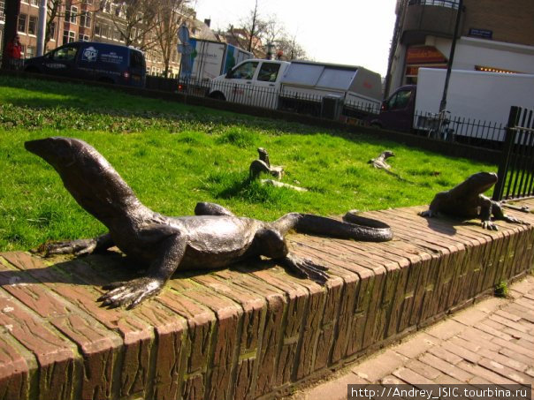 украшают город такими вот скульптурами Амстердам, Нидерланды