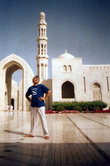 Мечеть султана Кабуса, по словам оманцев, является второй мечетью в мире по своим размерам.