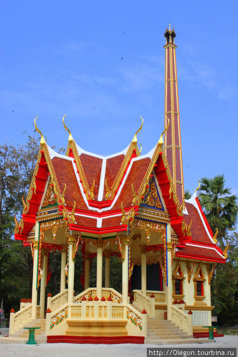 Храм и храмовые постройки должны быть яркими Таиланд