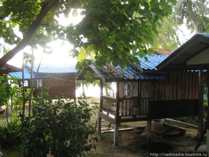 Маленькие двухместные бунгало стоят 600 батт. Остров Панган, Таиланд