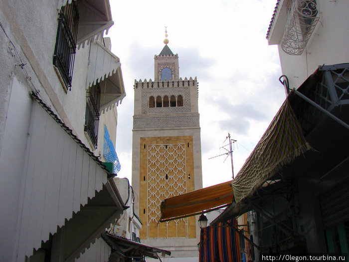 Башня с часами в медине Тунис, Тунис