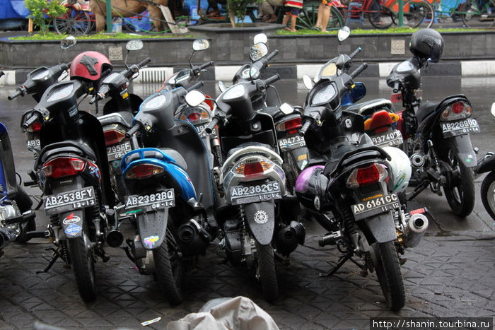 Стоянка мотоциклов Джокьякарта, Индонезия