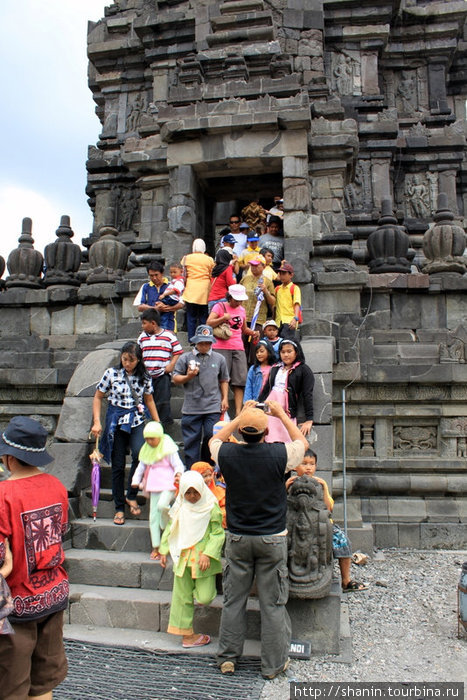Вход в храм Джокьякарта, Индонезия
