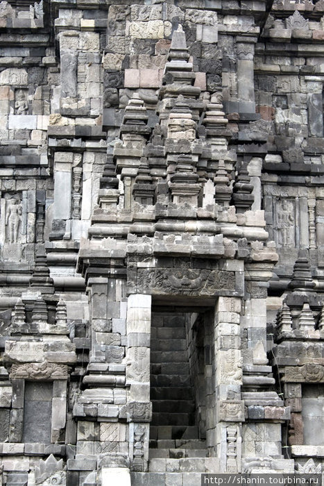 Вход в храм Джокьякарта, Индонезия