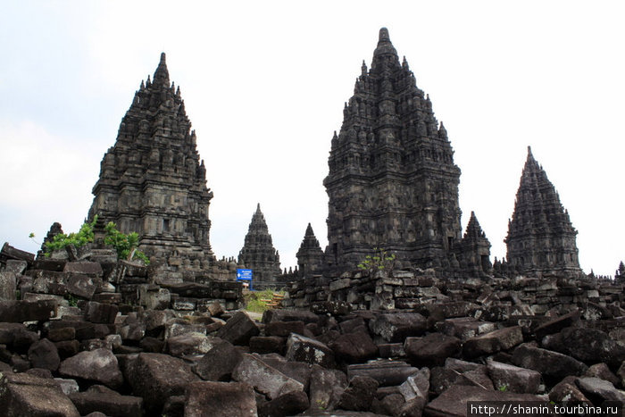Храмы Прамбанана и камни Джокьякарта, Индонезия