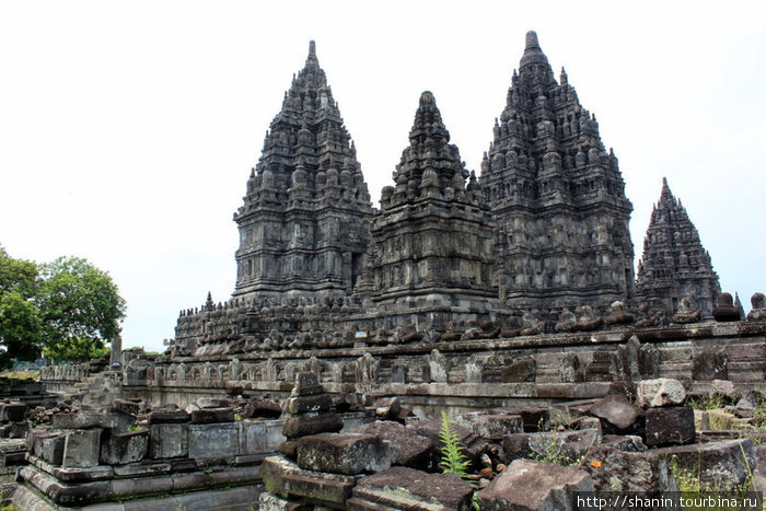Главные храмы Прамбанана Джокьякарта, Индонезия