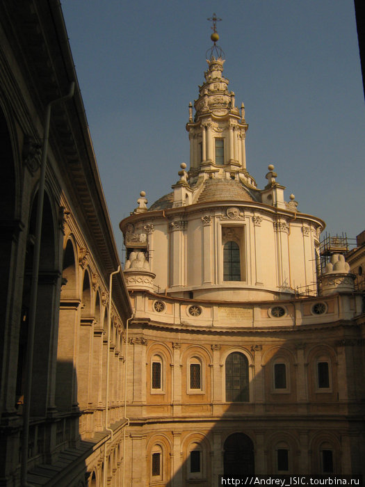 Церковь Сант-Иво-алла-Сапиенца Рим, Италия