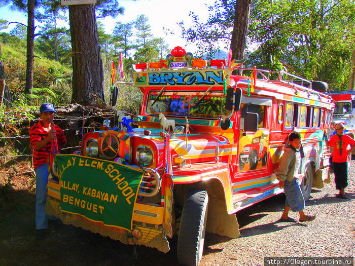 Бойскаутов привозят на джиппи Сагада, Филиппины