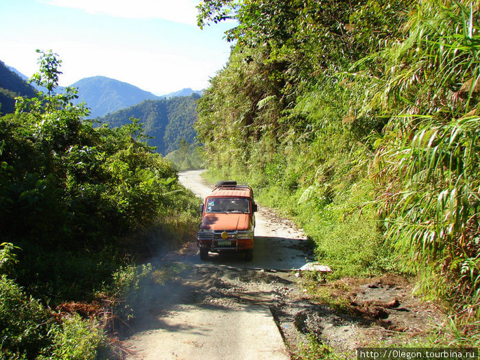 По горным дорогам надо ездить на мощных машинах Филиппины