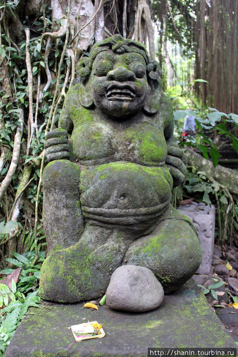 Каменная богиня Убуд, Индонезия