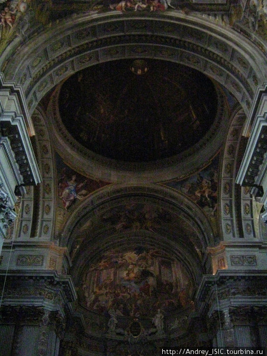 купол — нарисован Рим, Италия