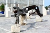 Скульптура во дворе Национального музея
