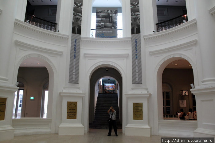 Холл Национального музея Сингапур (город-государство)