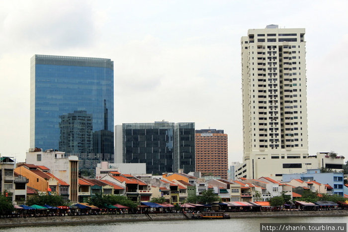 Набережная Бот Куай и небоскребы Сингапур (город-государство)