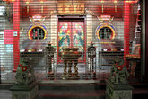 Китайский храм в новогоднюю ночь закрыт. Он работает круглосуточно только в период празднования китайского нового года