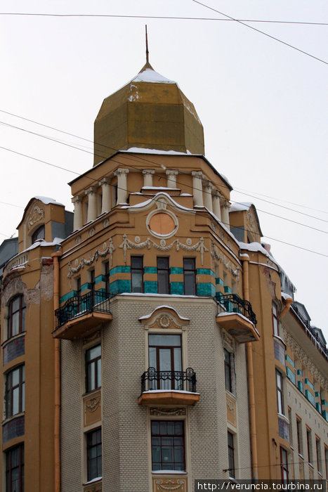 Дом с башней на Московском пр. Санкт-Петербург, Россия