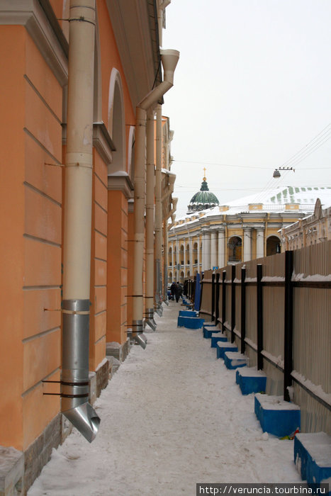 Новый вид Апрашки со стороны Мучного переулка. Санкт-Петербург, Россия