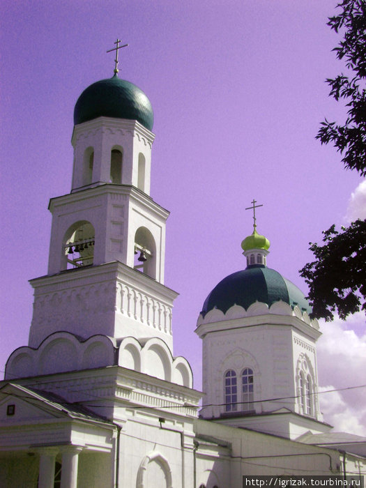 Православная церковь в центре города. Энгельс, Россия