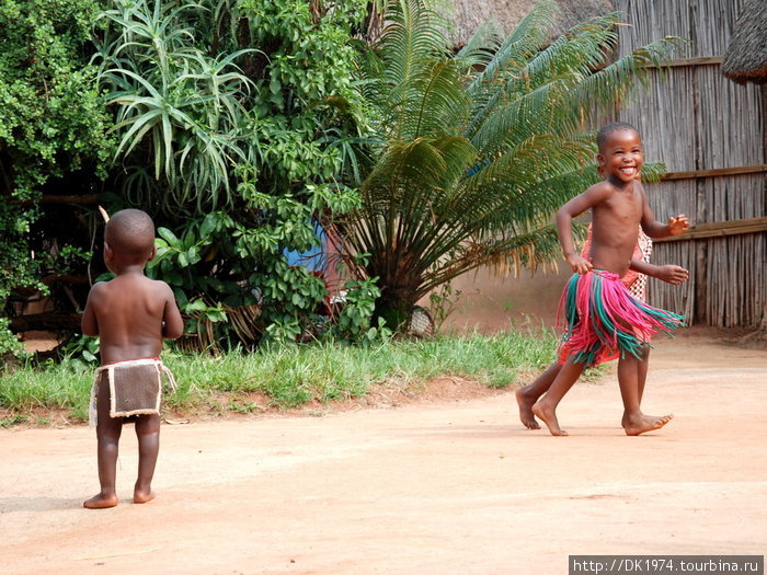 танец мальчиков не снял, поскольку принимал в нем участие Округ Хохо, Свазиленд