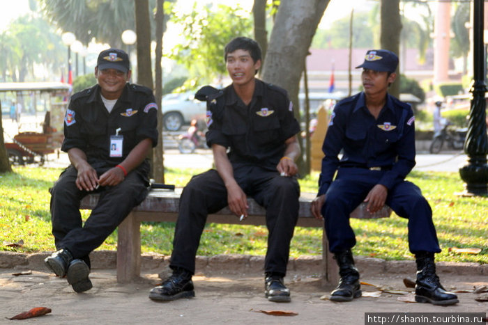 Охранники Пномпень, Камбоджа