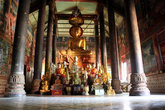 В буддистском храме
