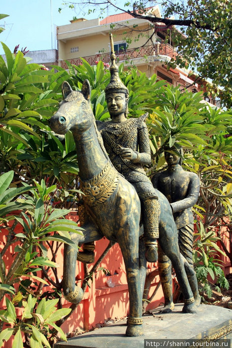 Всадник на коне Пномпень, Камбоджа