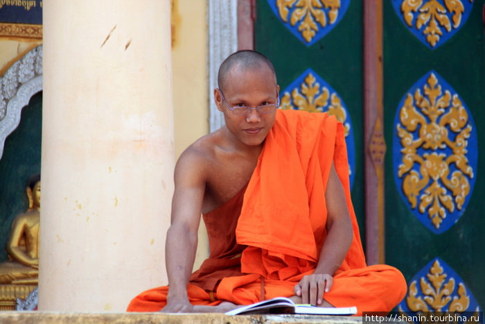 Монах за учебой Пномпень, Камбоджа
