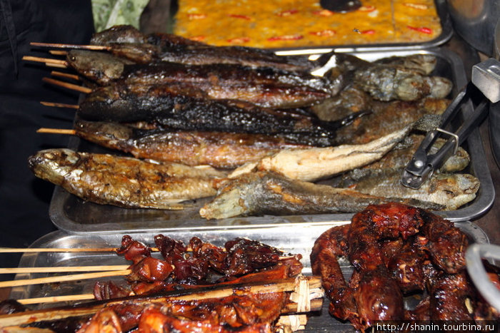 Шашлычки и жареная рыба Камбоджа