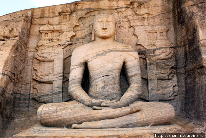 Сидящий Будда Полоннарува, Шри-Ланка