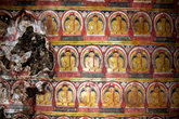 Тысячи Будд на потолке пещеры