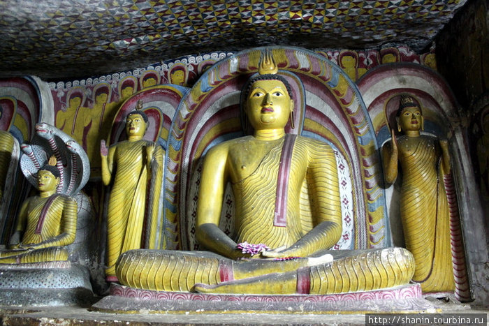 Будды в пещере Дамбулла, Шри-Ланка