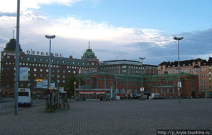 Вокзальная площадь вечером. Хельсинки, Финляндия