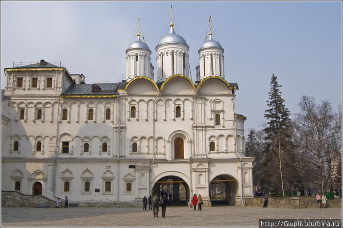 Патриаршие палаты с церковью Двенадцати апостолов. Москва, Россия