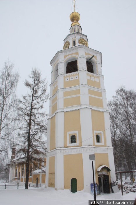 Колокольня Спасо-Преображенского собора Углич, Россия